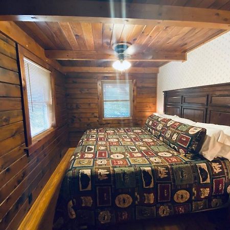 Cozy Cabin At Bear Mountain Log Cabins Eureka Springs Dış mekan fotoğraf